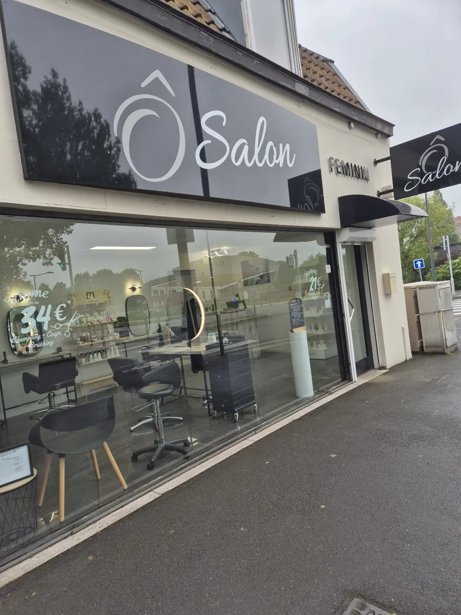 Devanture du Ô Salon, coiffeur féminin à Petite-Synthe, Dunkerque